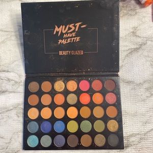 eyeshadow palette